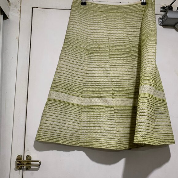 CLUB MONACO LIGHTWEIGHT EMBROIDERED SKIRTS SIZE 2 - Picture 2 of 11